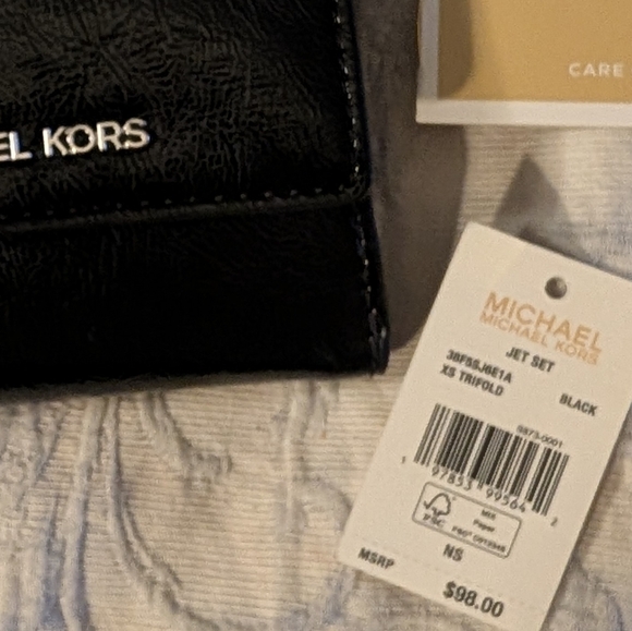 Michael Kors Jet Set Extra Small Tri-fold Black Patent Leather Wallet - Picture 6 of 10